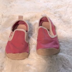 Crocs pink canvas